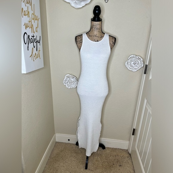Emory Park Sleeveless Ribbed Knit Distressed Cream Midi Dress Size Small - Picture 2 of 16